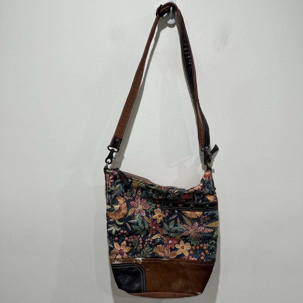 Myra Bag Sillage Floral Canvas & Fur Boho Western Crossbody Shoulder Bag - Picture 2 of 6